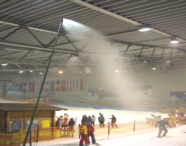 Beschneiung Skihalle Neuss durch Home Snow Reiter